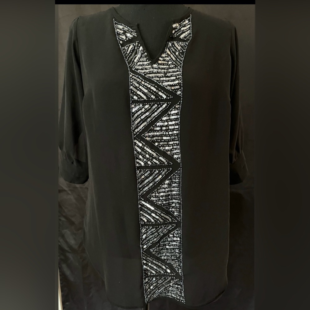 Angie Von Maur sheer Blouse. Blk. Medium
